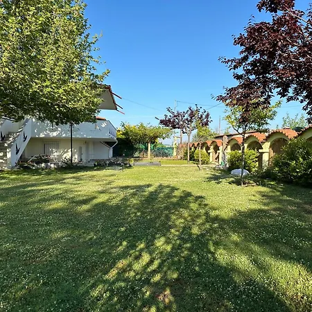 Spacious Seaside House * Nea Poteidaia