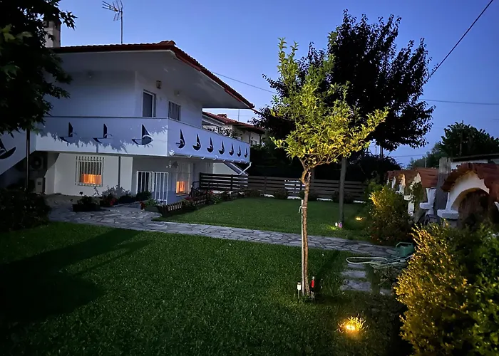 Spacious Seaside House * Nea Poteidaia