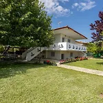 Spacious Seaside House Nea Poteidaia