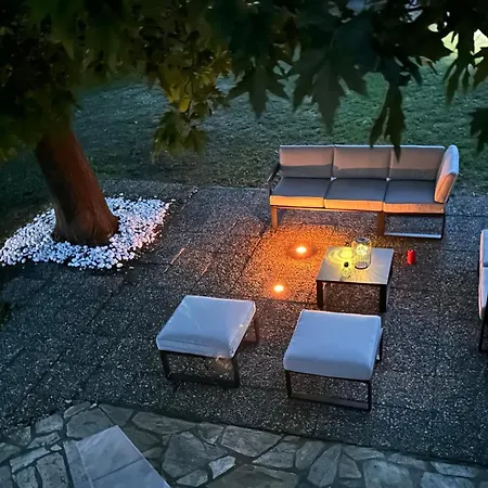 Spacious Seaside House Nea Poteidaia