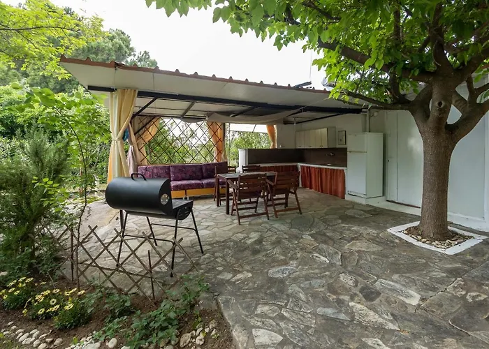 Spacious Seaside House